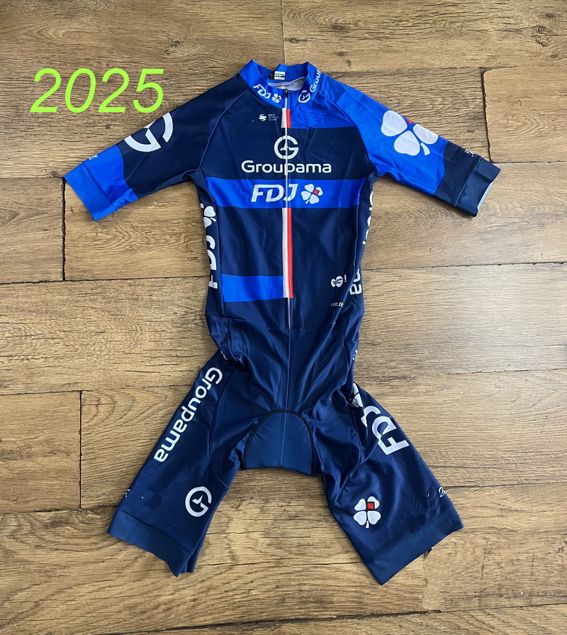 LASER CUT Skinsuit  2026 2025  - огляд і ціна Cycling Gear Logo